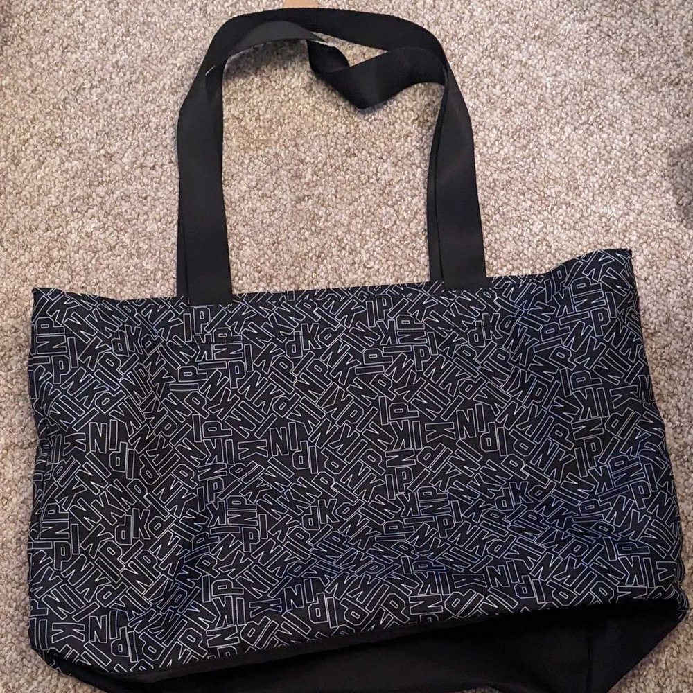 💖HP💖 Victoria's Secret Weekender Bag - Picture 1 of 3